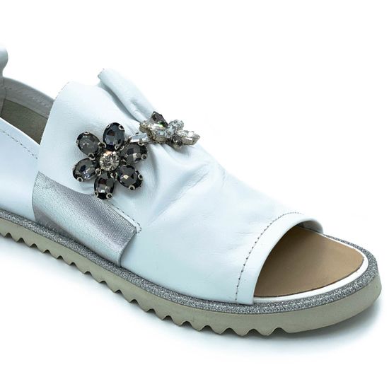 Слипоны Cover белые кожаные с открытым носом - фото 6, 