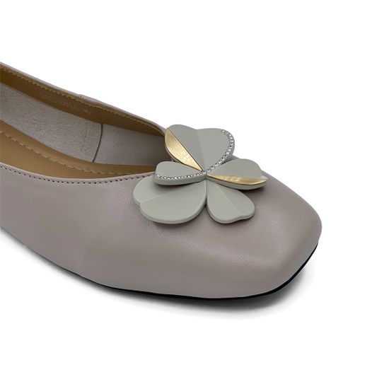 Туфли Tuffoni бежевые кожаные с цветком - фото 6, 