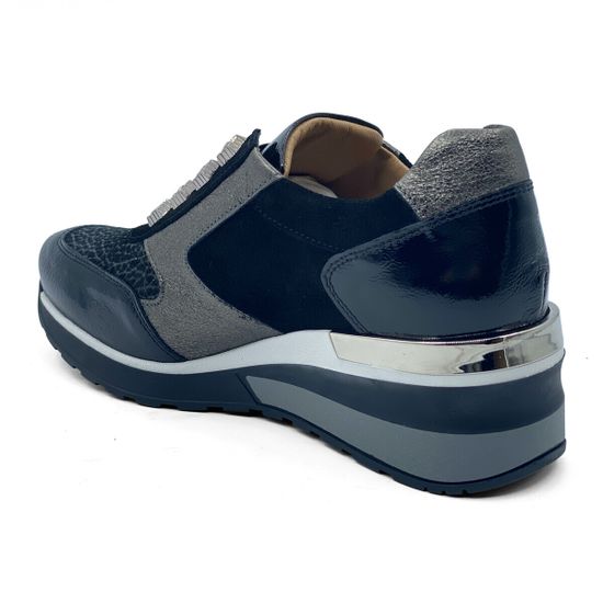 Кроссовки Donna Soft серебристо-черные кожаные - фото 3, 