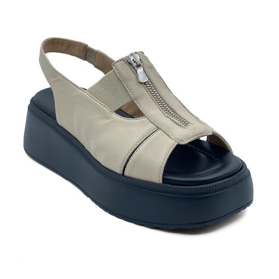 Босоножки MOTCLE  кожаные бежевые на черной платформе - фото 2, 