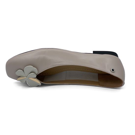 Туфли Tuffoni бежевые кожаные с цветком - фото 5, 