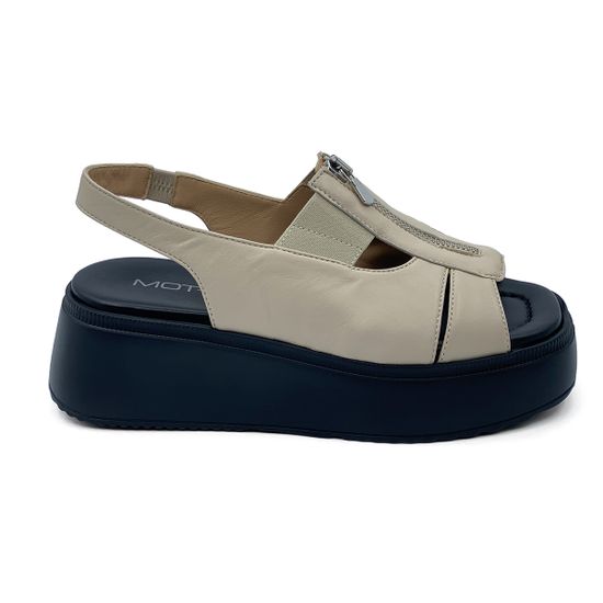 Босоножки MOTCLE  кожаные бежевые на черной платформе - фото 1, 