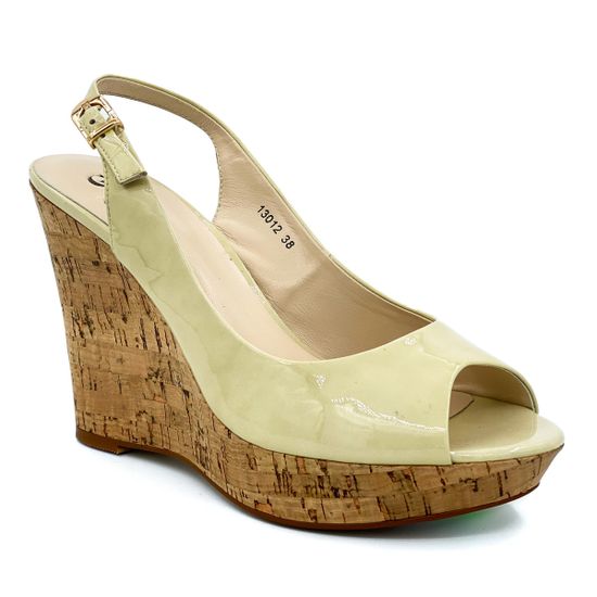 Босоножки Cover бежевые из лакированной кожи - фото 2, 